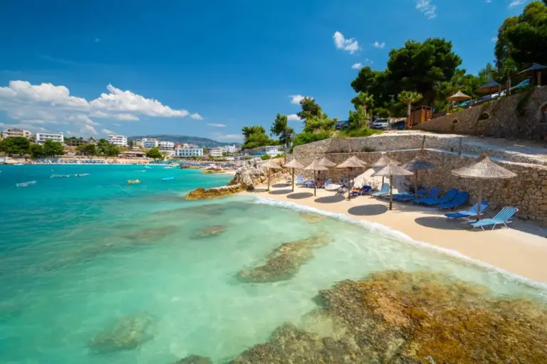 saranda vs ksamil which town should you base in 10